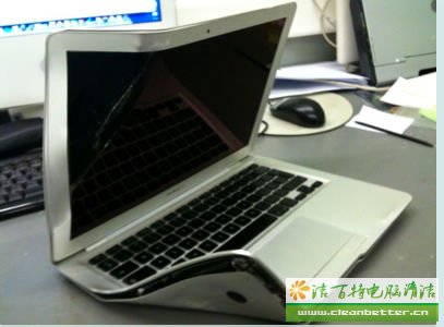 当苹果MacBook Air遇上公共汽车(组图) 