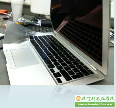 当苹果MacBook Air遇上公共汽车(组图) 