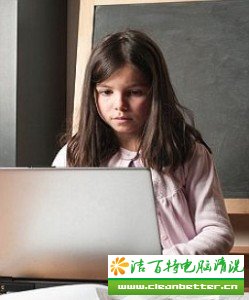 孩子久坐电脑前易肥胖易患心理疾病